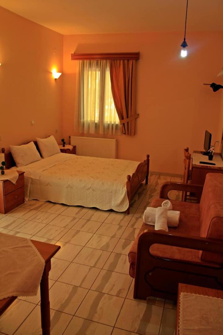 Guesthouse Bizani Néon Bizánion Quarto foto